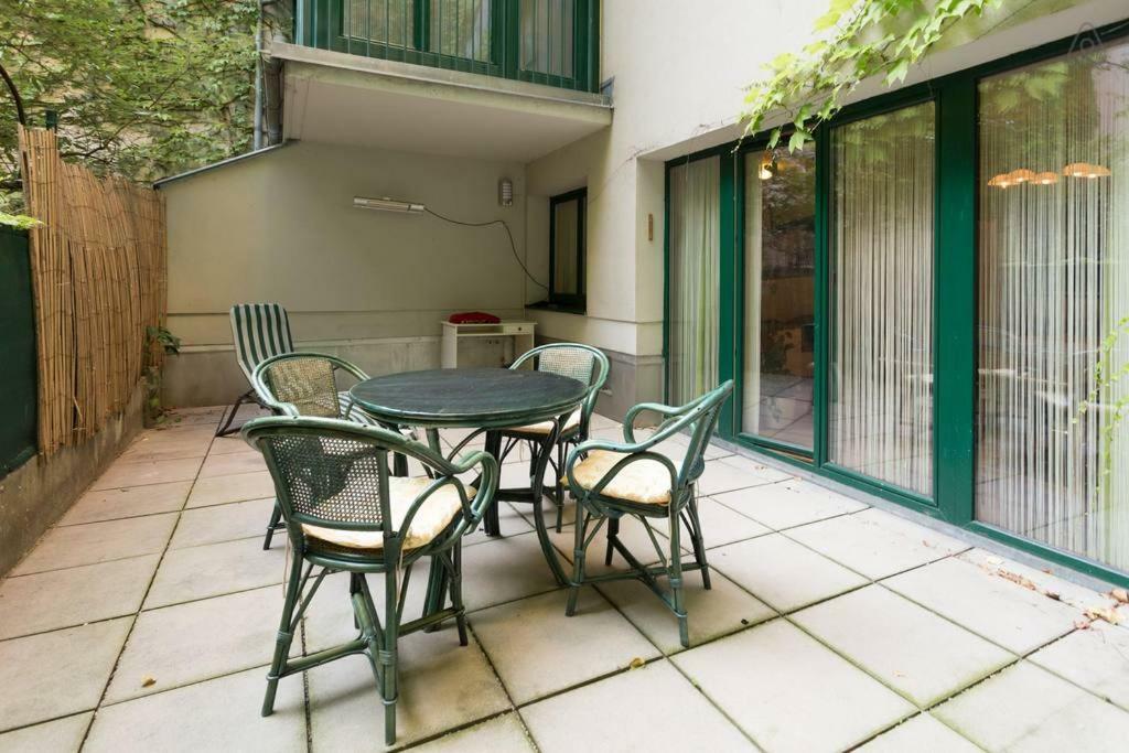 Relaxing Terrace Apartment In Lively Area Вена Экстерьер фото