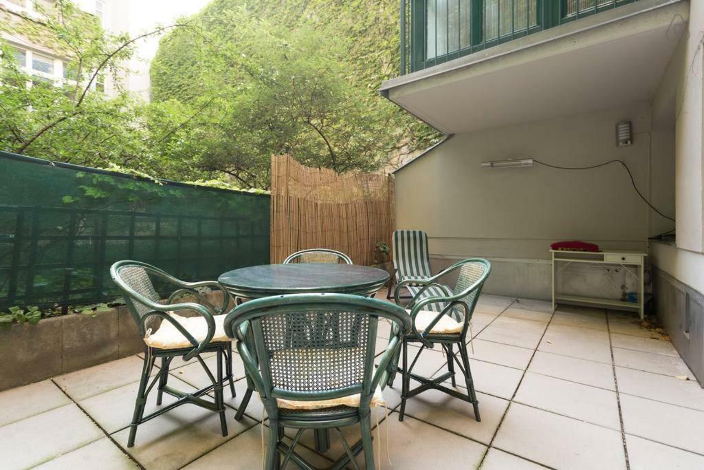 Relaxing Terrace Apartment In Lively Area Вена Экстерьер фото